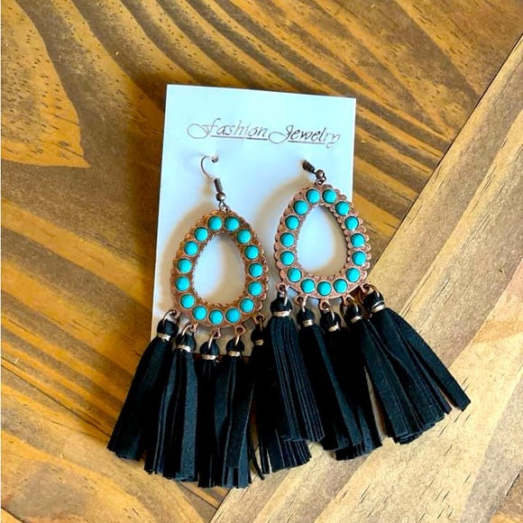 Beautiful Earrings! - Picture 2 of 4